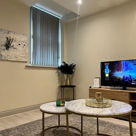 Luxury 2 Bed 2 Bath En-suite *